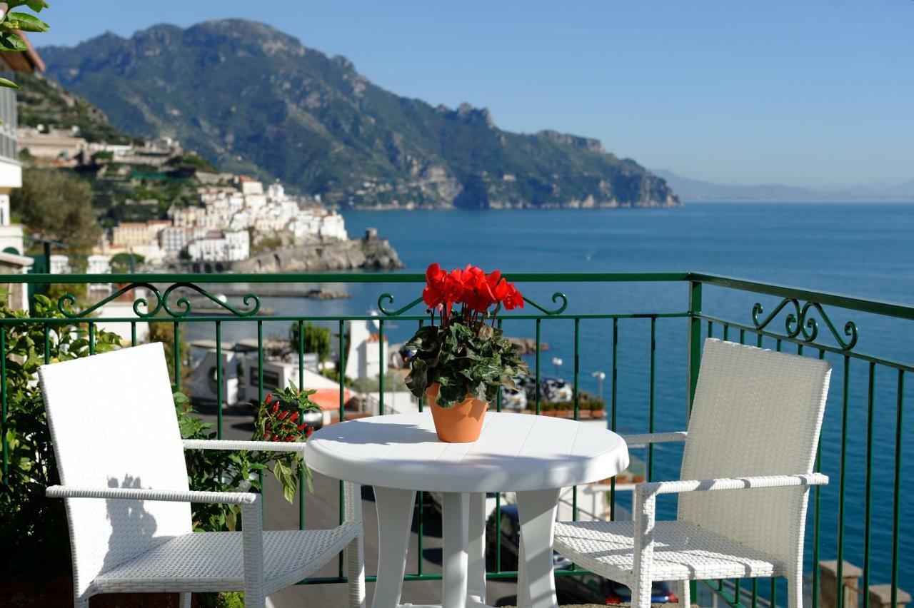 Amalfi Blue Flowers A Exterior foto